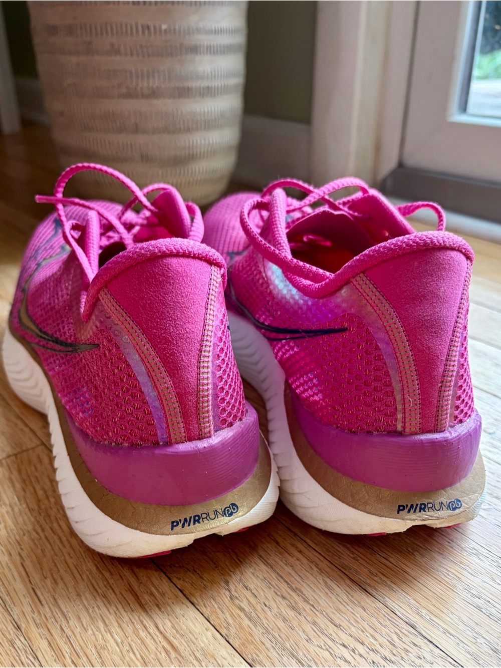 Saucony Men’s Endorphin Pro 3 Running Show— Hot Pink - Picture 3 of 9